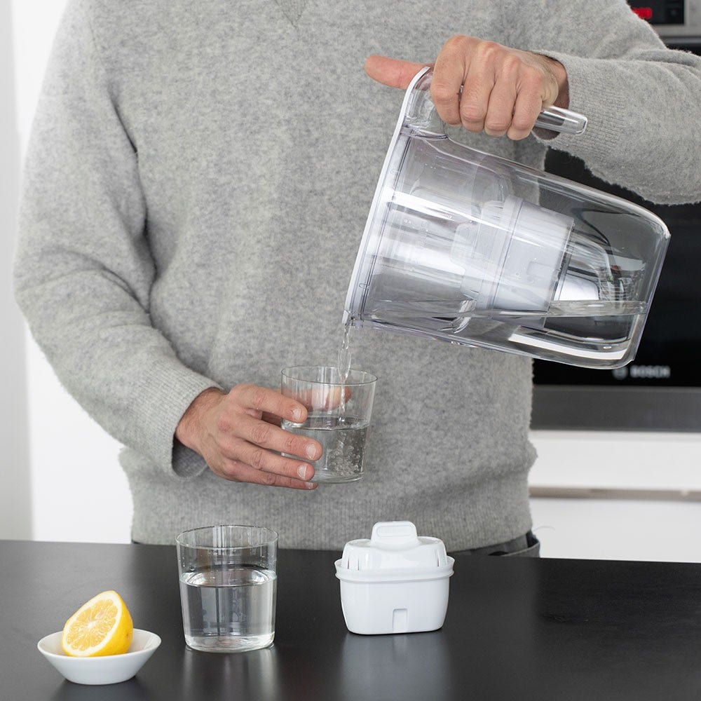 Philips Carafe filtrante 2.6L + 6 Micro X-Clean cartouches filtrantes (filtre aussi les PFAS) AWP2933WHT6