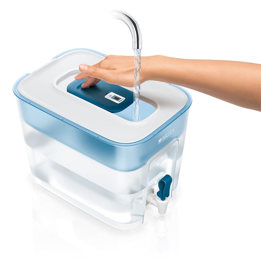BRITA Distributeur d'eau filtrée Flow Basic Blue 8,2L + 7 filtres à eau MAXTRA PRO (filtre aussi les PFAS)