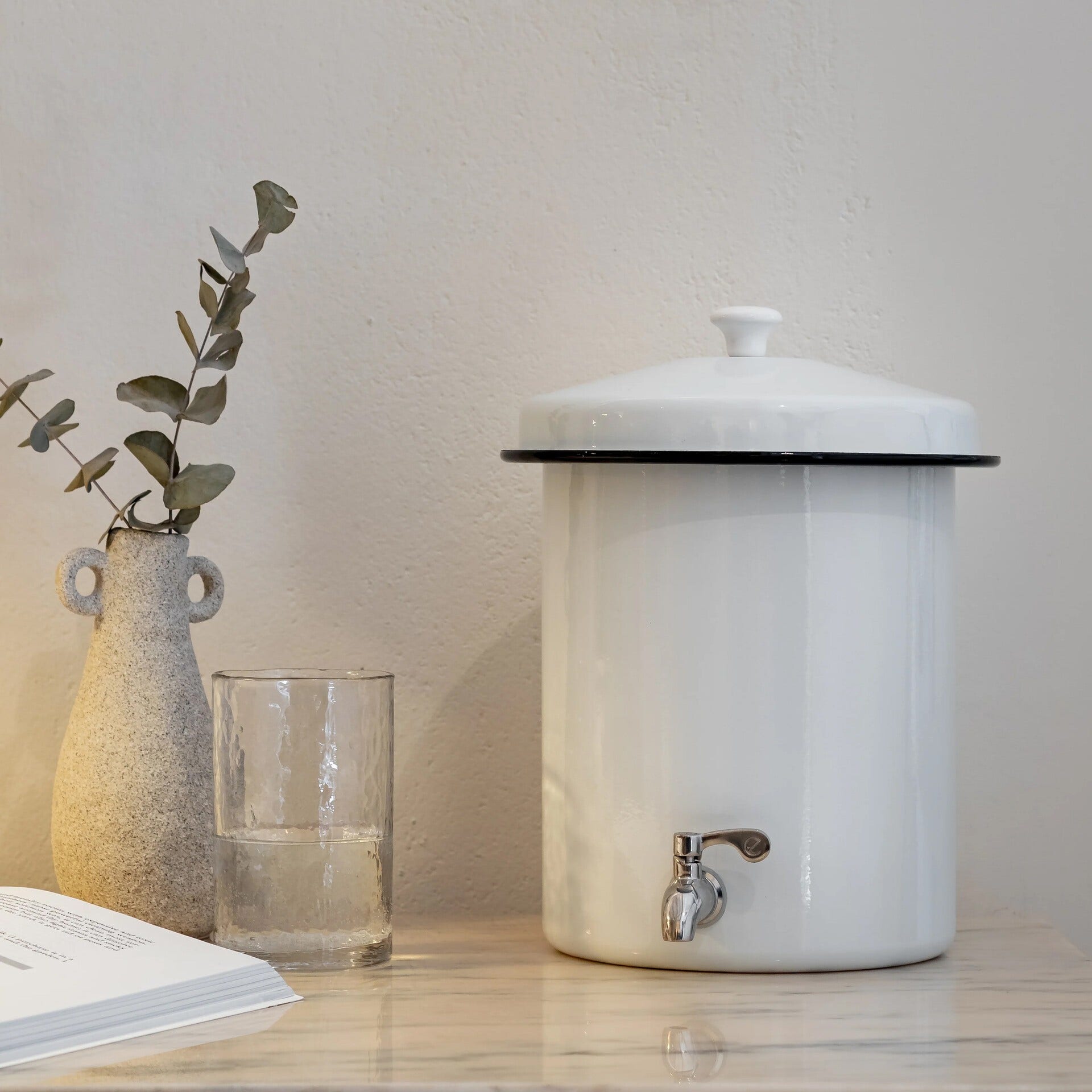 Coffret Ecofiltro 5 litres blanc – filtre à eau, support, kit d’entretien, 2 unités de filtration pour 4 ans. 