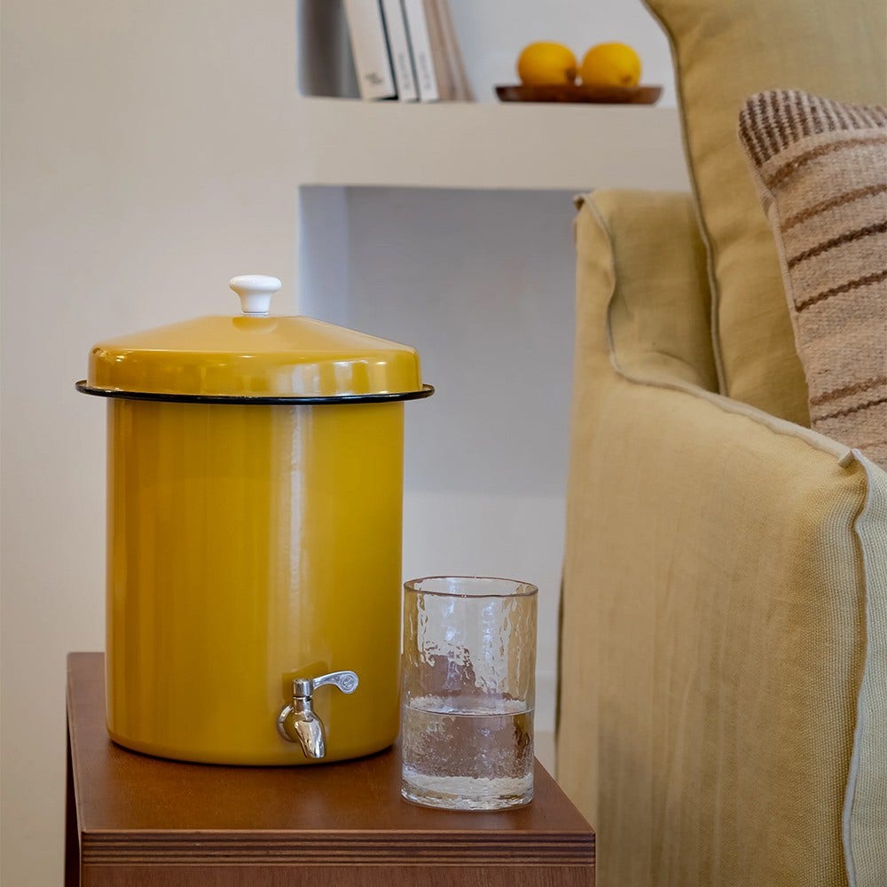 Coffret Ecofiltro 5 litres jaune – filtre à eau, support, kit d’entretien, 2 unités de filtration pour 4 ans. 